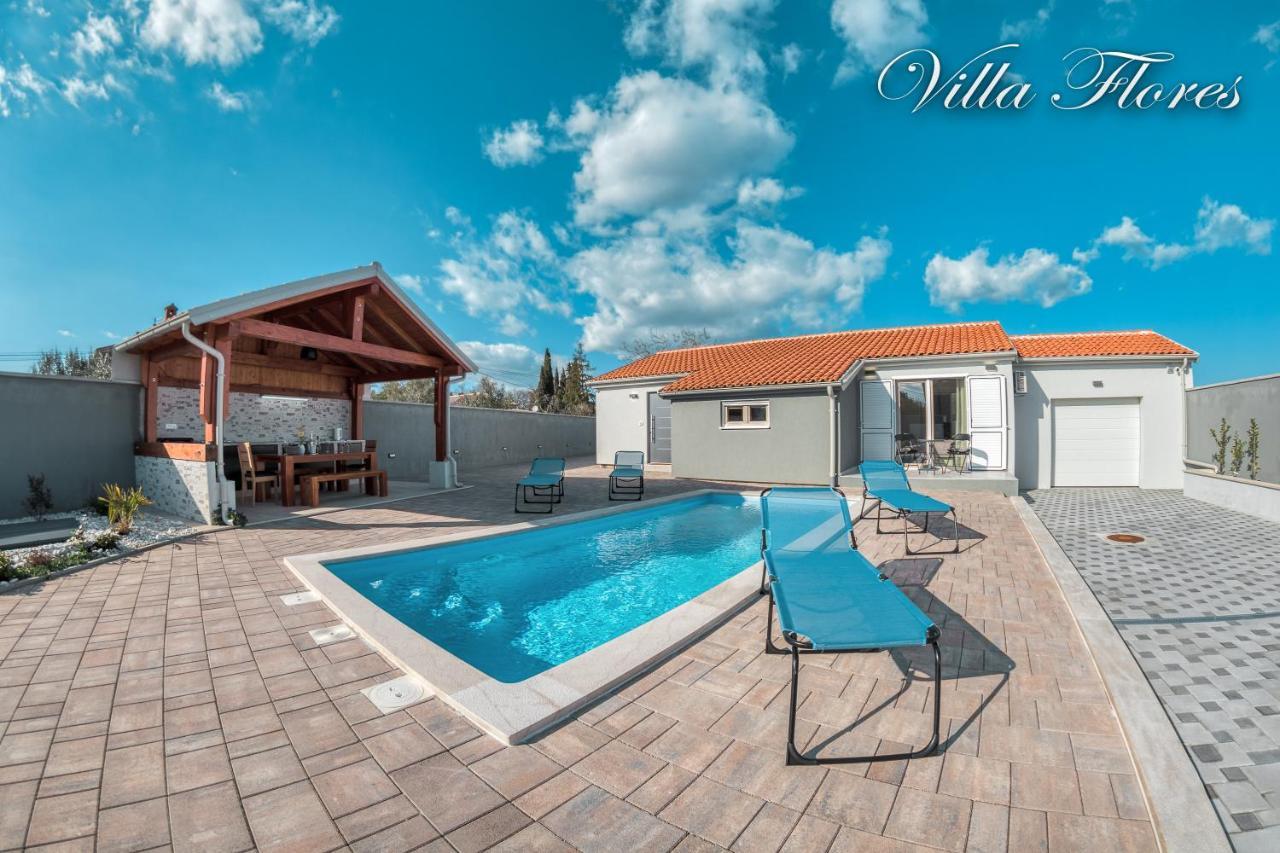 Villa Flores Kavran Luaran gambar