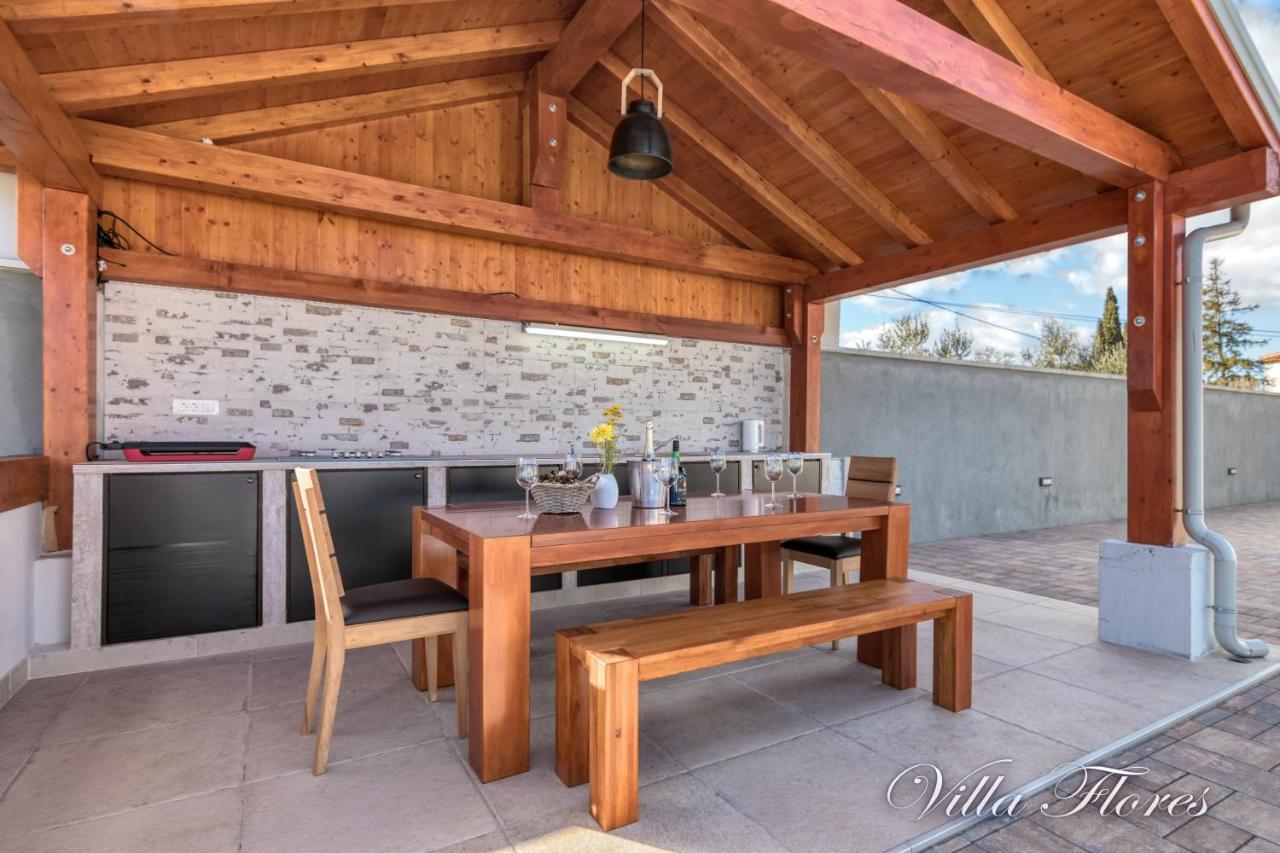 Villa Flores Kavran Luaran gambar