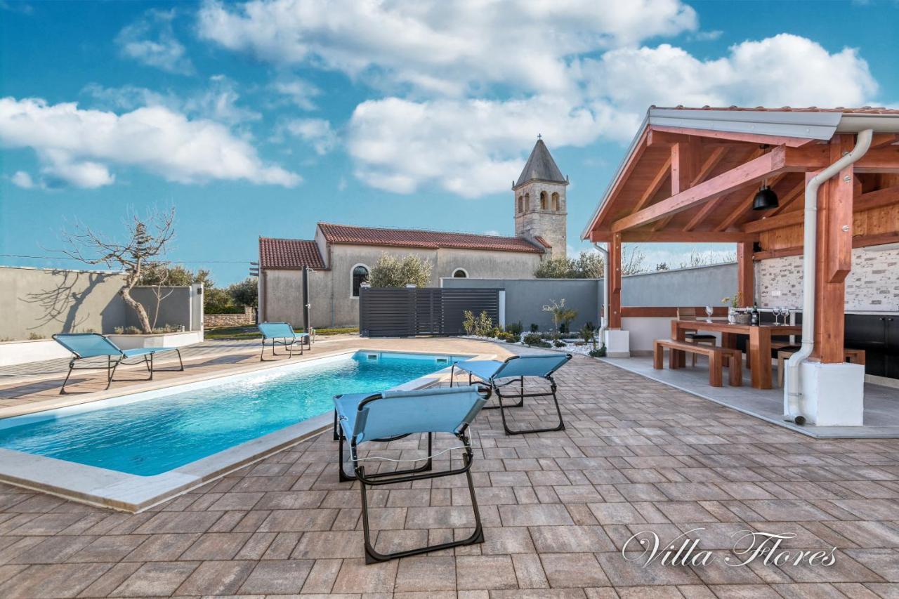 Villa Flores Kavran Luaran gambar